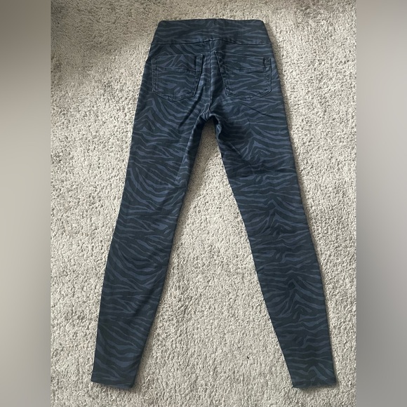 Zebra Print Jeans - Picture 3 of 5